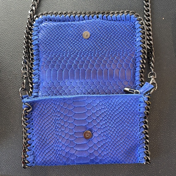 Snakeskin Embossed Blue Leather Purse - Picture 2 of 5